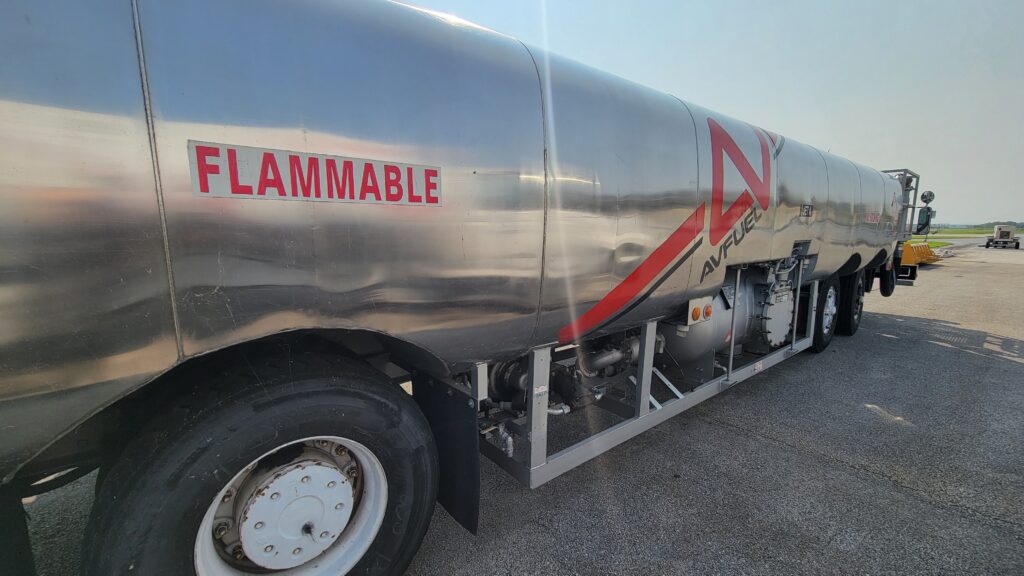 Skymark 10,000 Gallon Refueler Truck