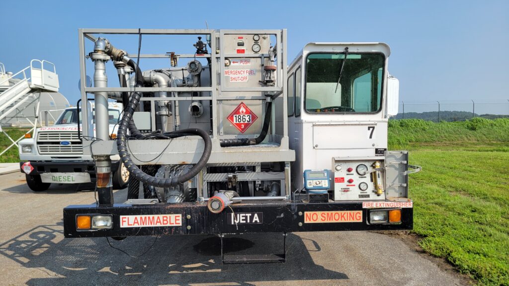 Skymark 10,000 Gallon Refueler Truck