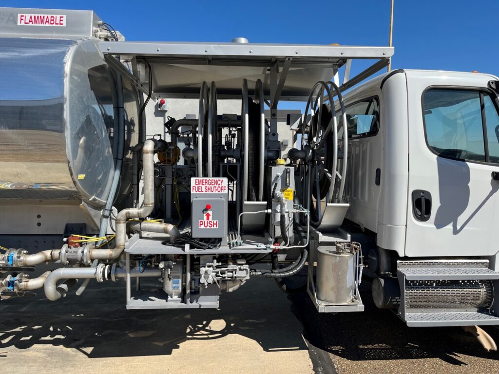 2008 5000 Gallon Jet A Refueler